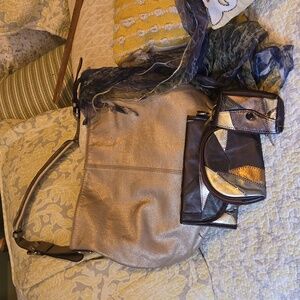 Tignanello Purse 👛 + extras 5 items total